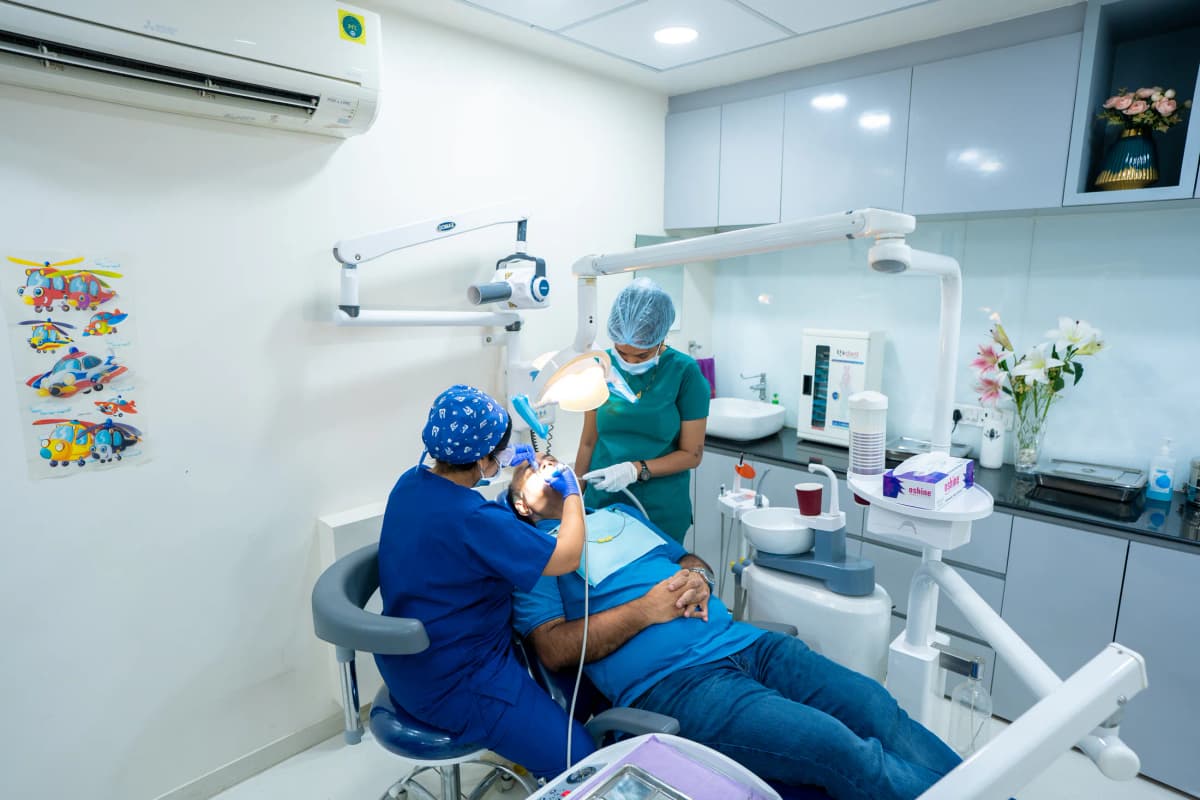 Dental care in the Floss & Gloss treatment room